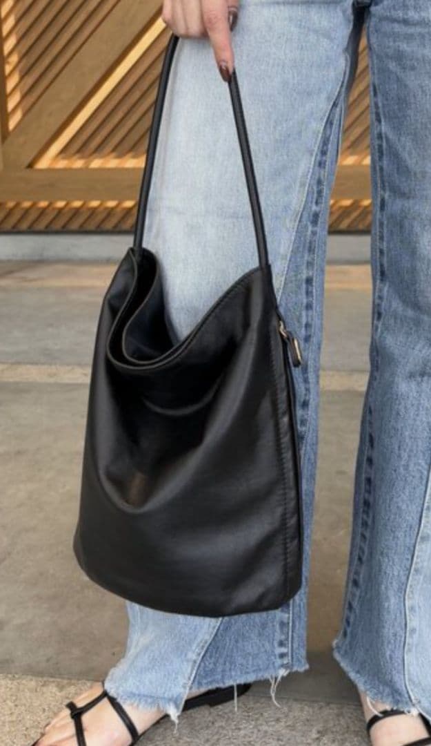 完売品　gemeil ジェムイル　バケットトート　　ショルダーバッグ　本革