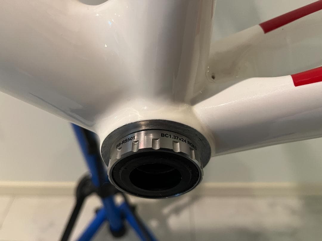 【美品】　CARRERA VELENO カレラ カーボンフレーム