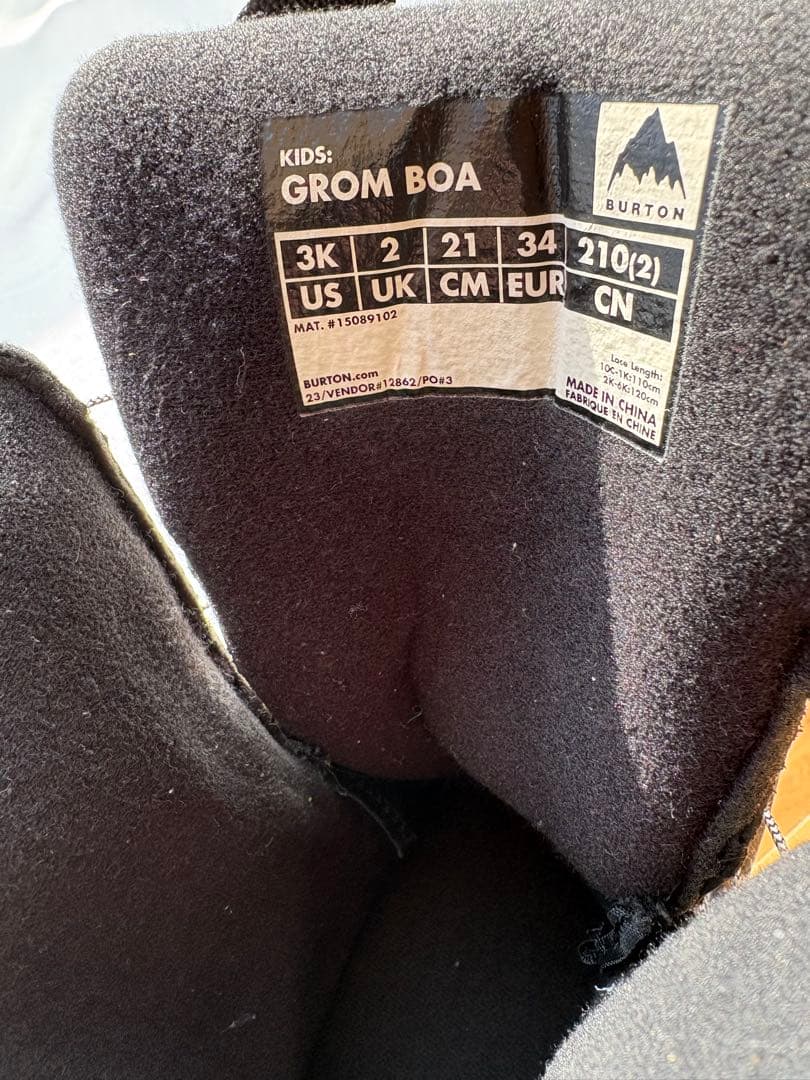 キッズスノーボードBURTON GROM 110㎝ 3点