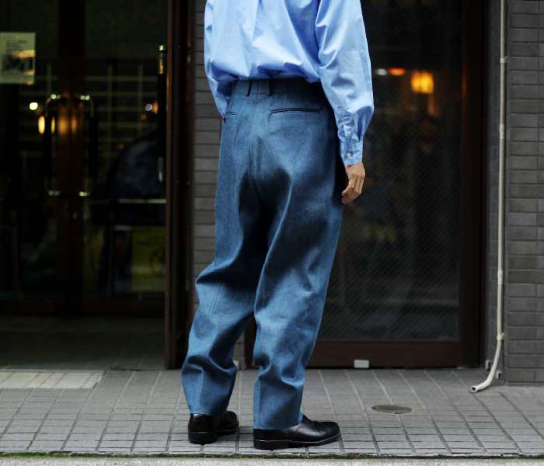 パンツ INTERIM DENIM 2-TUCK WIDE TAPERED SLACKS