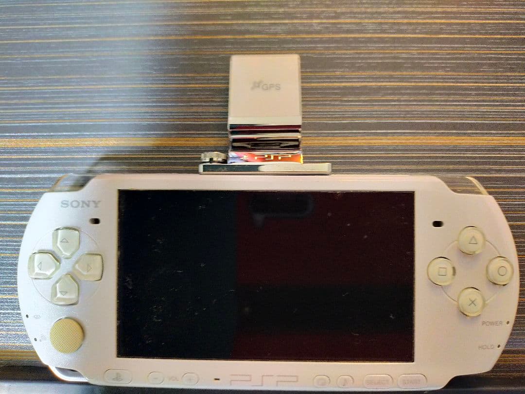 PSP 本体&ソフト4本&映画1本　画面接続ケーブル　メモリ数個　GPSアダプタ