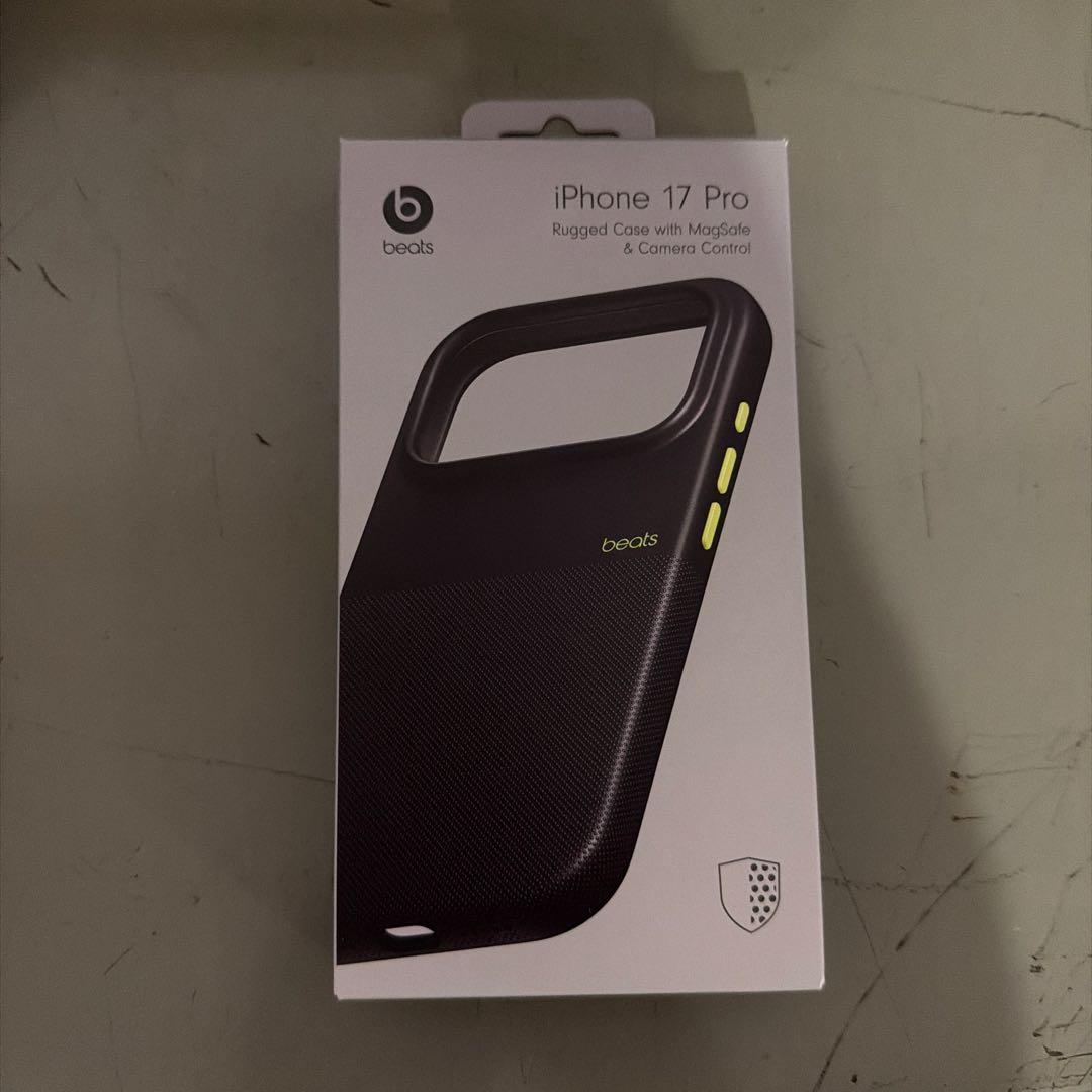 apple純正　Beats iPhone 17 Pro ケース　BLK