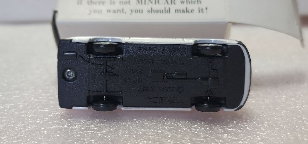 【 全国送料無料 】未使用！即発！ ハイエース パトカー 警視庁 「 トミカ 」