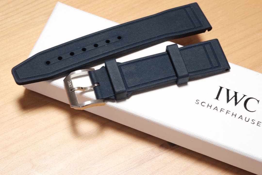 【正規品】IWC ラバーベルト ラグ幅20mm 尾錠付き