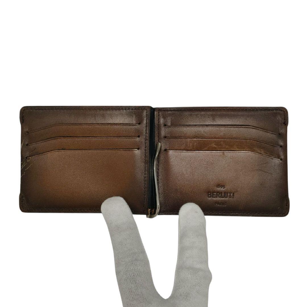 ベルルッティ　マネークリップ　フィギュア　折り財布　ブラウン　カリグラフィ