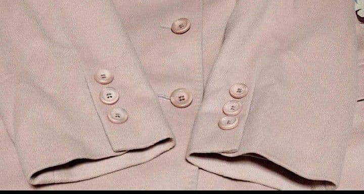 美品●ハーディエイミス●カシミヤ100％●ジャケット●ピンク色●猫ブローチ付き