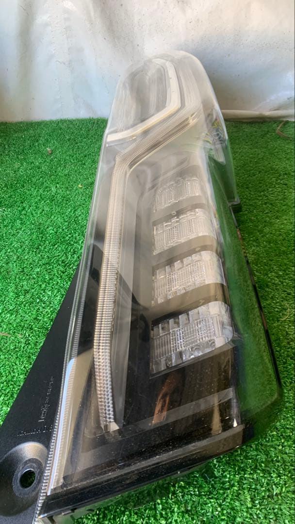 ホンダN-BOX jf3テールランプ　右側（送料込）