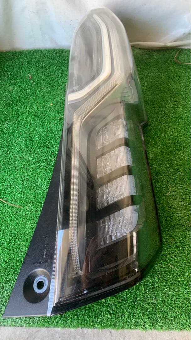 ホンダN-BOX jf3テールランプ　右側（送料込）