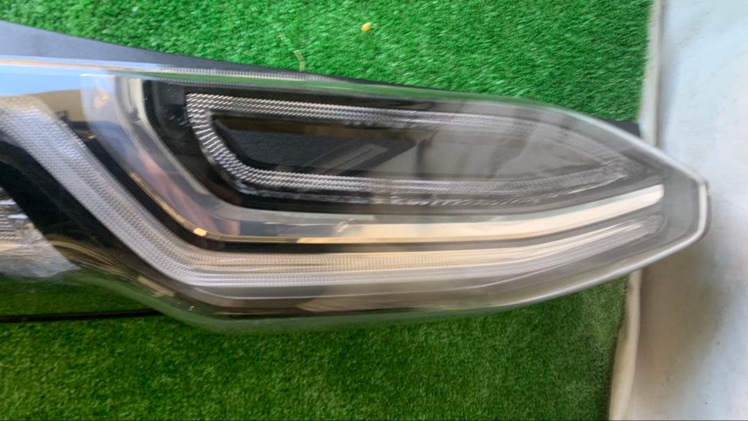 ホンダN-BOX jf3テールランプ　右側（送料込）