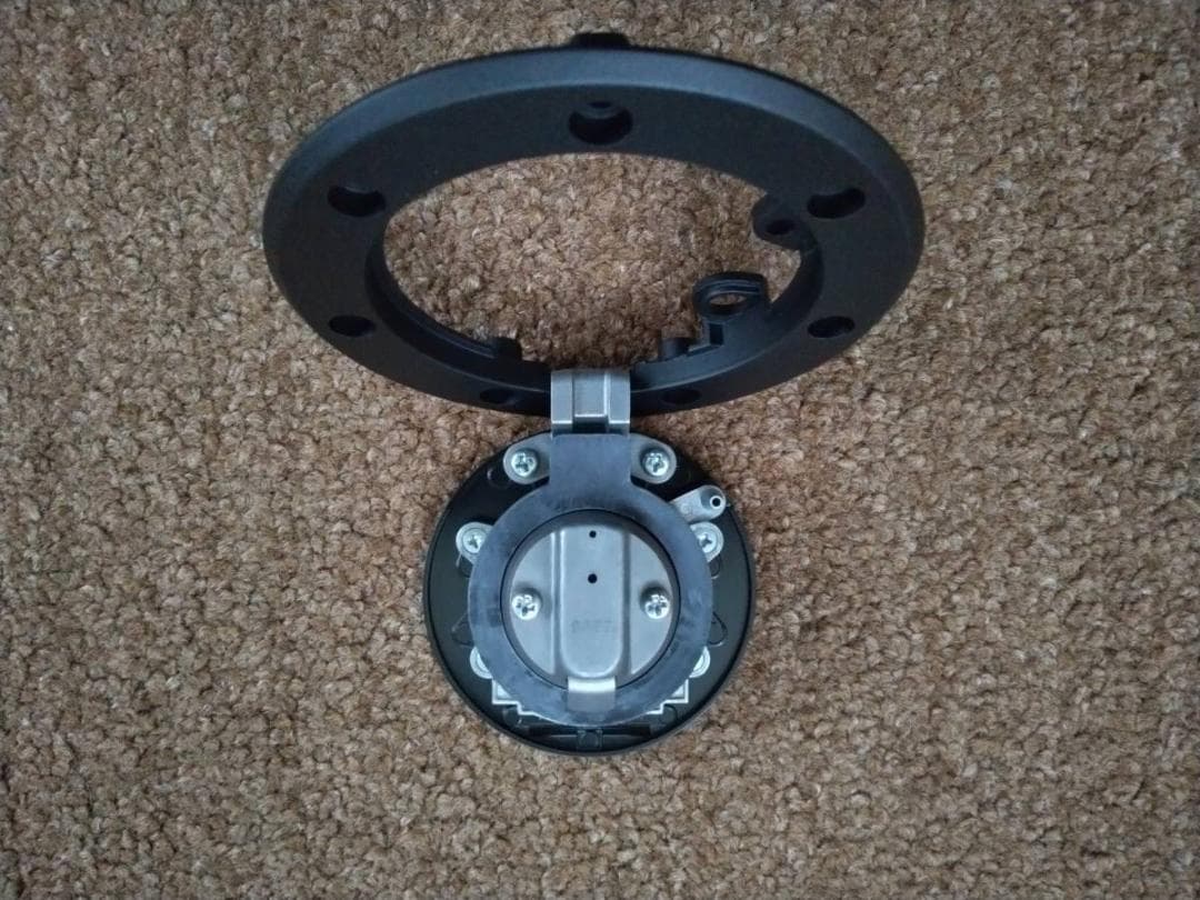 ☆ GPZ900R　新品　純正　フューエルキャップ 51049-0022 ☆