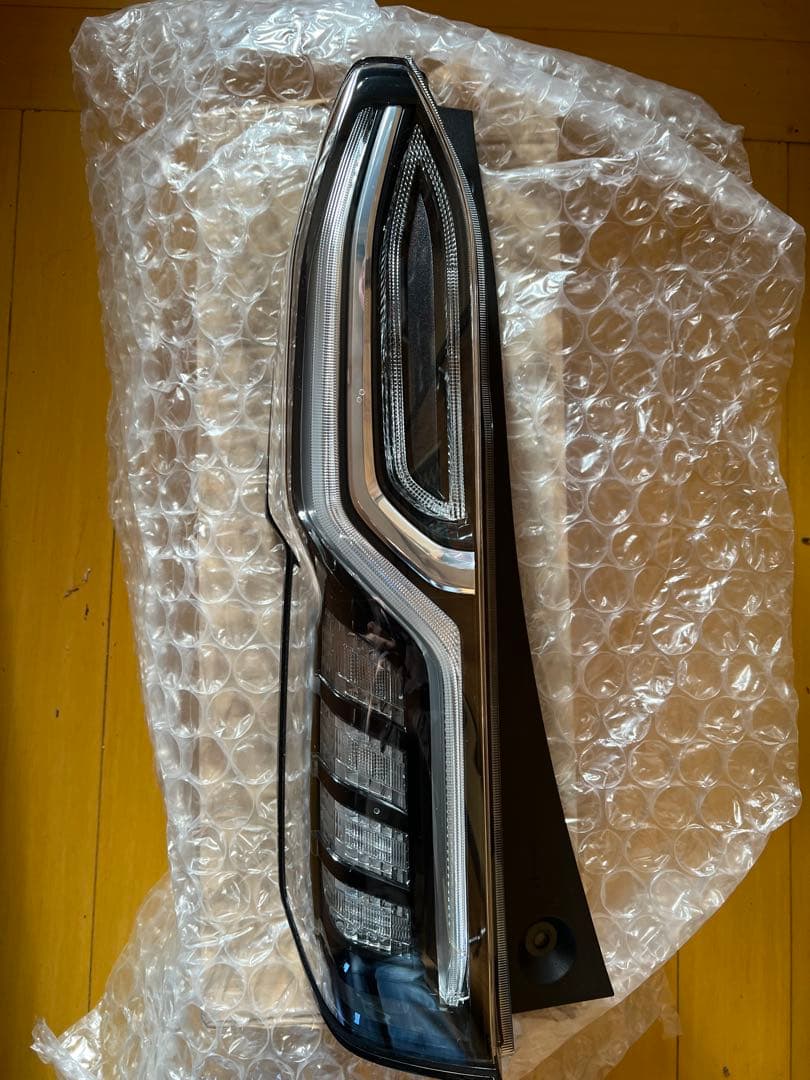 ホンダ N-BOX テールランプ 左JF3 JF4 レンズ綺麗