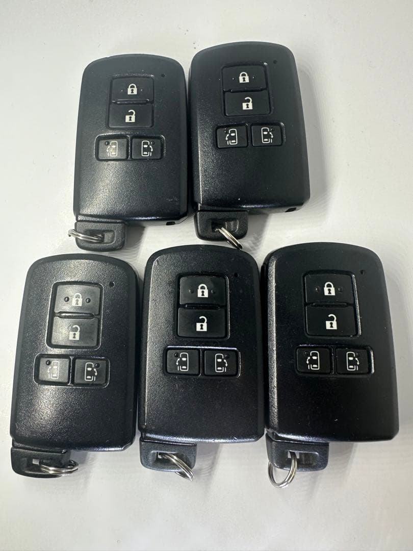 トヨタ　スマートキー（傷あり）