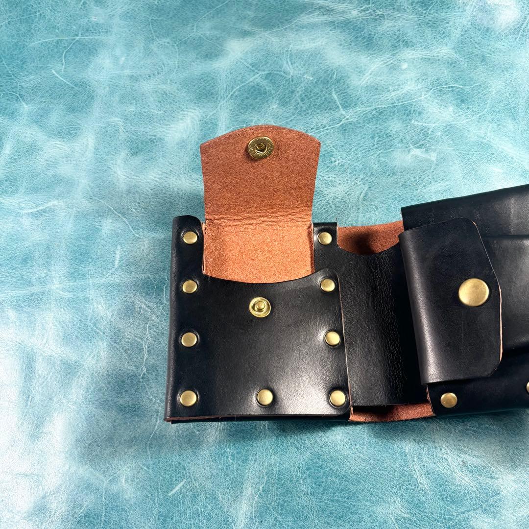 ハンドメイド　二つ折り　革財布　ステアハイド　黒色　真鍮　cx-hw-000re