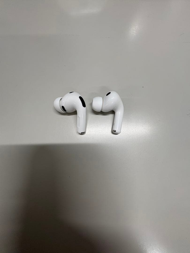 【ほぼ未使用に近い】Apple AirPods Pro3 本体