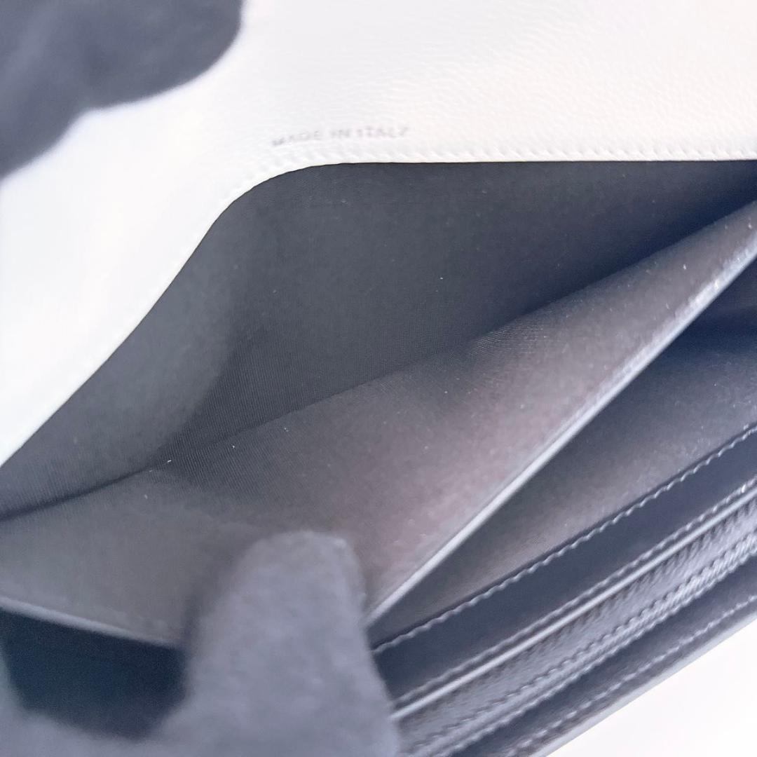 シャネル マトラッセ ココマーク キャビアスキン ホワイト 二つ折り長財布