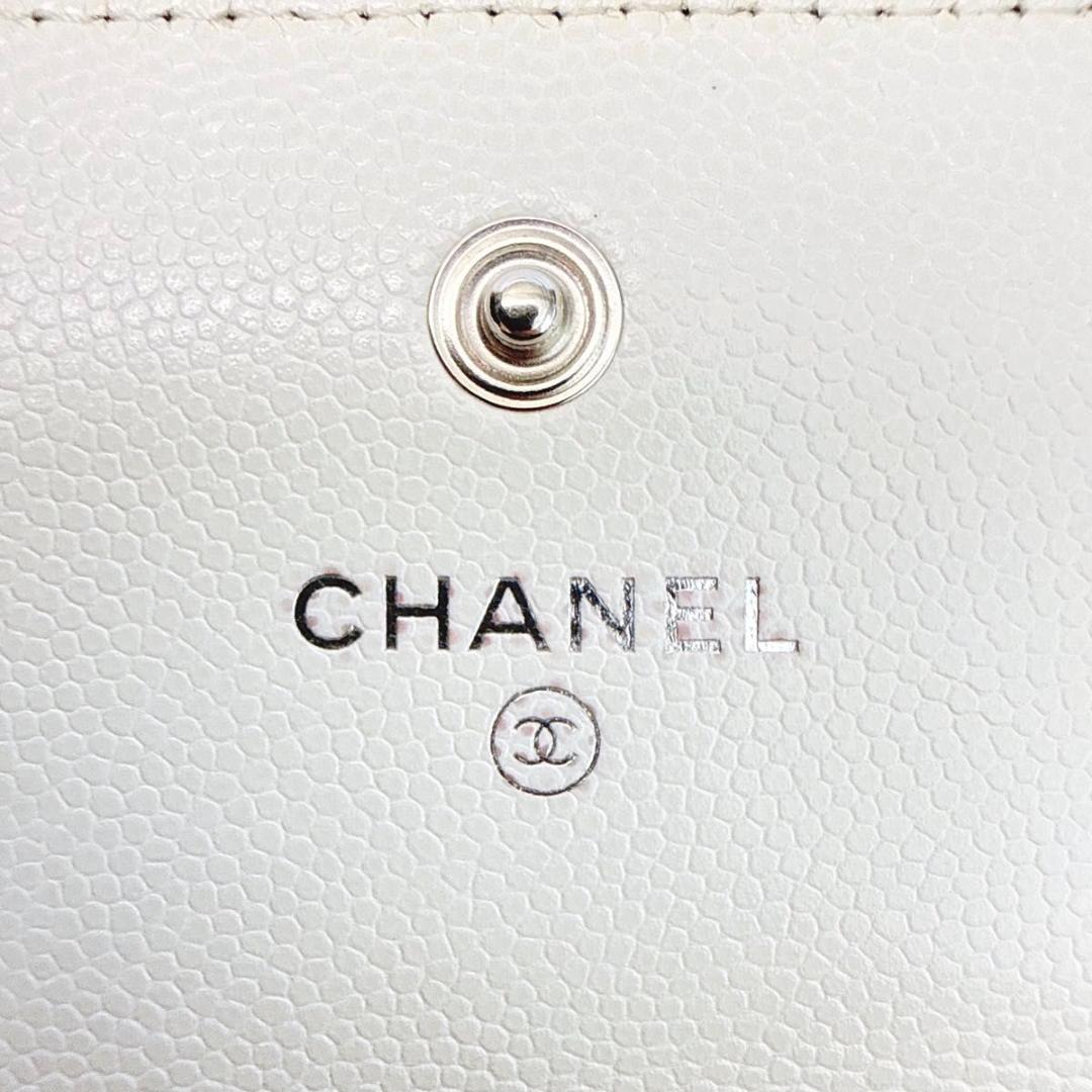 シャネル マトラッセ ココマーク キャビアスキン ホワイト 二つ折り長財布