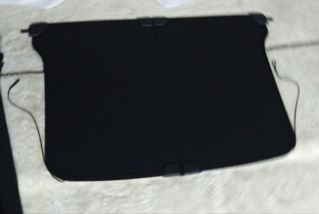 トヨタ　60プリウス　純正　トノカバー　新車外し　ピラーカバー付き