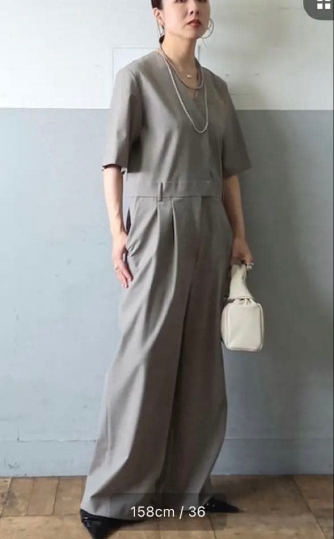 ADAM ET ROPE' EMOELLE Vネックオールインワン