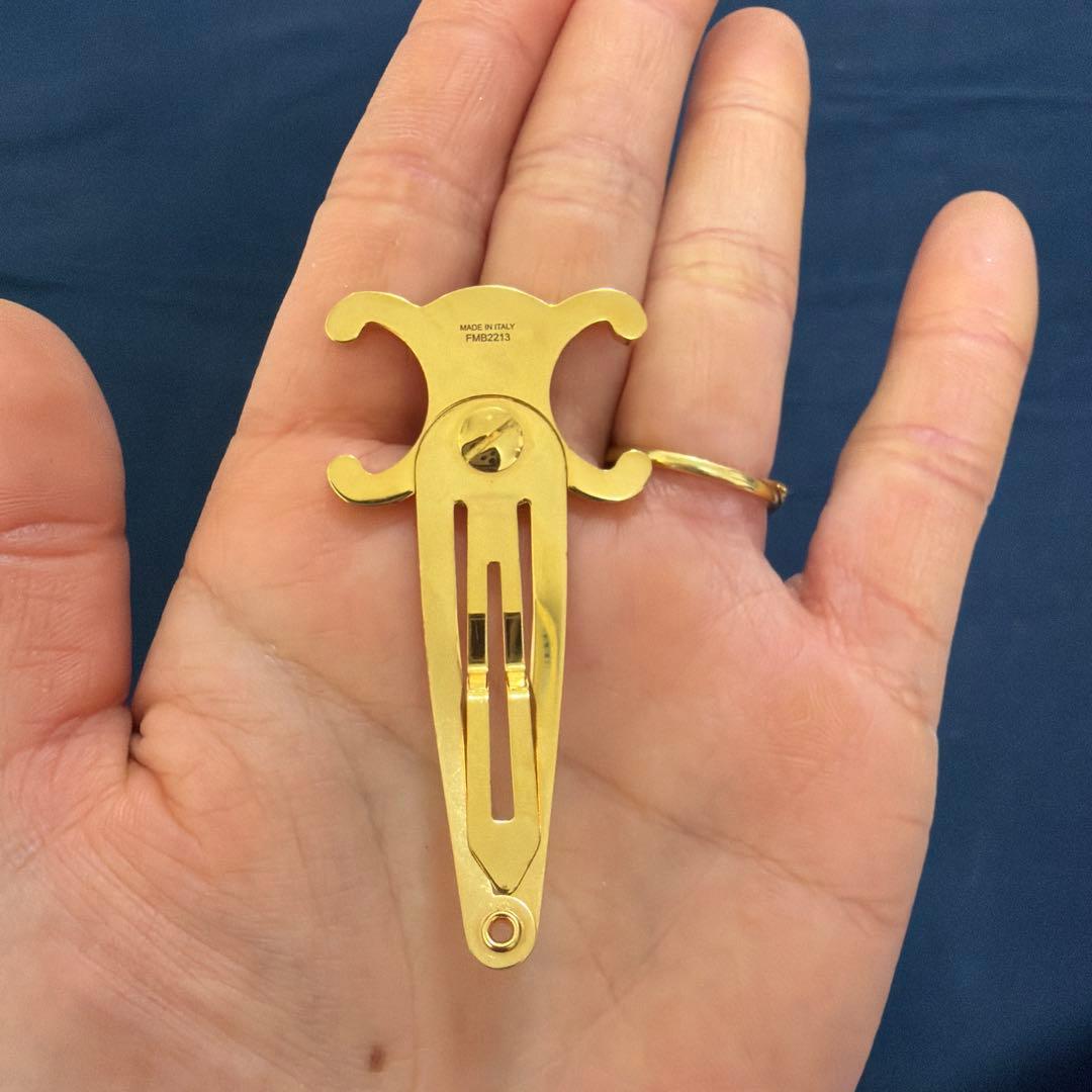 セリーヌ　CELINE ヘアピン　ゴールド　1つ