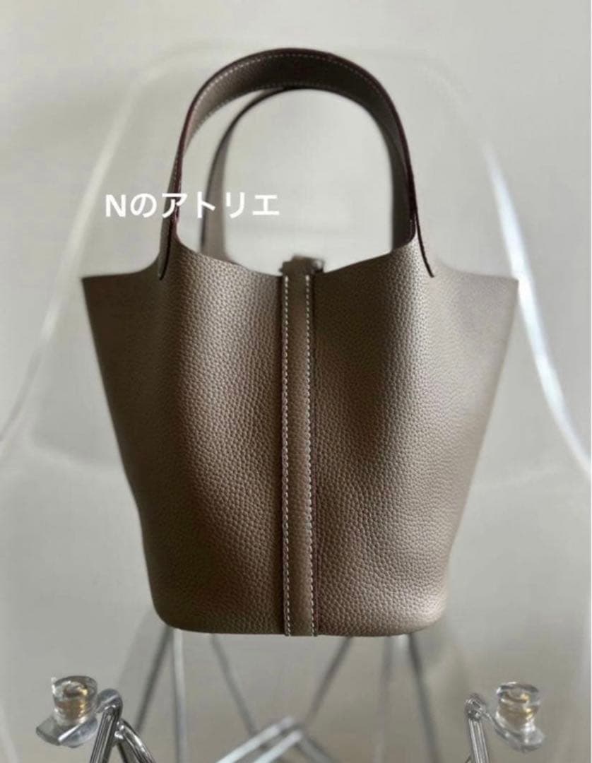 本革　牛革　大容量　バケツ型　バケツバッグ キューブバッグ　おでかけ　お散歩