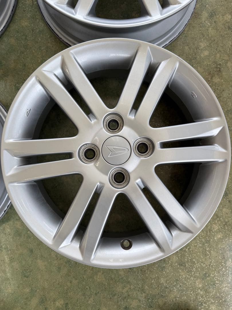 ダイハツ純正　15インチ　4枚　送料込