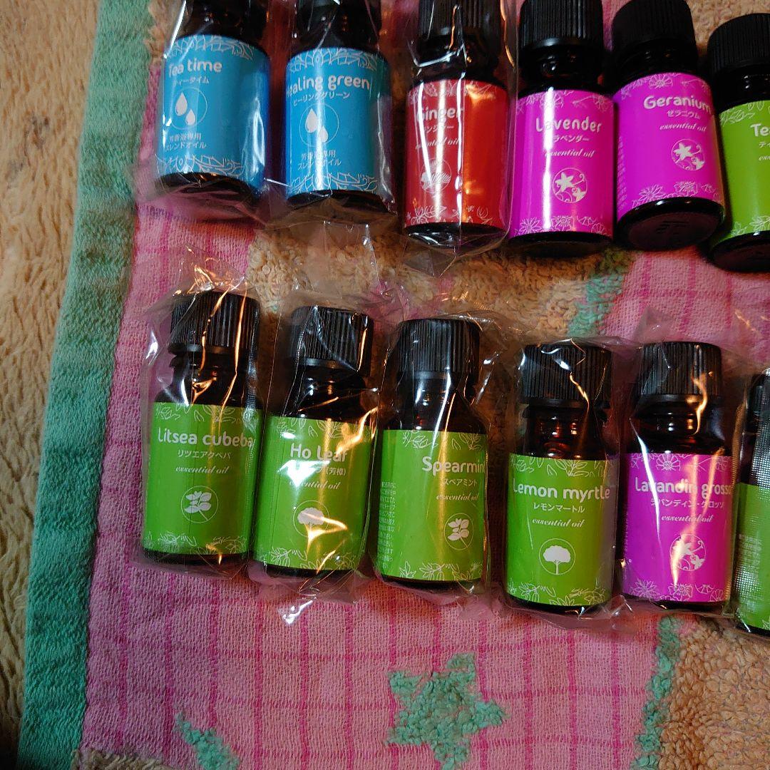 アシェットアロマオイル&ブレンドオイル28本＋２本おまけ