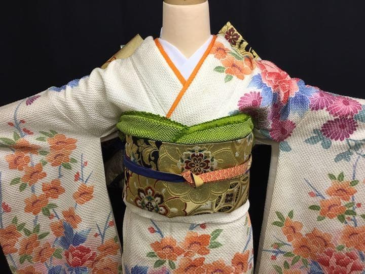 Kat藤娘きぬたや 白オレンジ染め分け 牡丹 総絞り振袖 フルセット