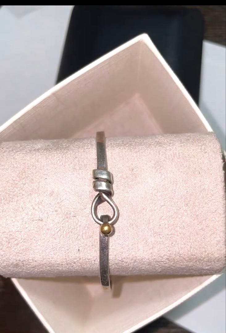 Tiffany & Co.（ティファニー）のフック＆アイ バングル