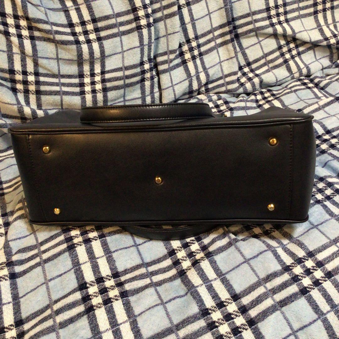 美品❤️kay Me ヴィーガンレザーエアリートートバッグ ビジネス用