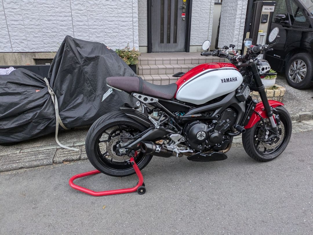 YAMAHA XSR900 タンクカバー 赤 白 4点セット