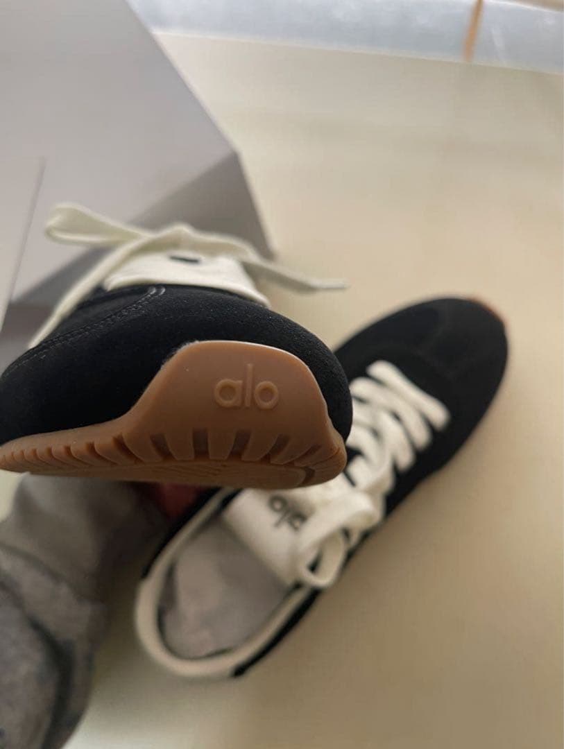 ALO yoga Black8.0 アーロ スニーカーズ24.5cm srt