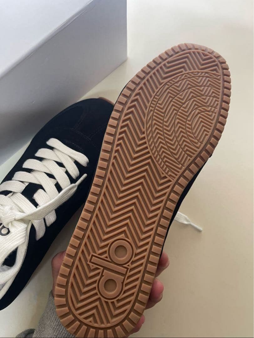 ALO yoga Black8.0 アーロ スニーカーズ24.5cm srt