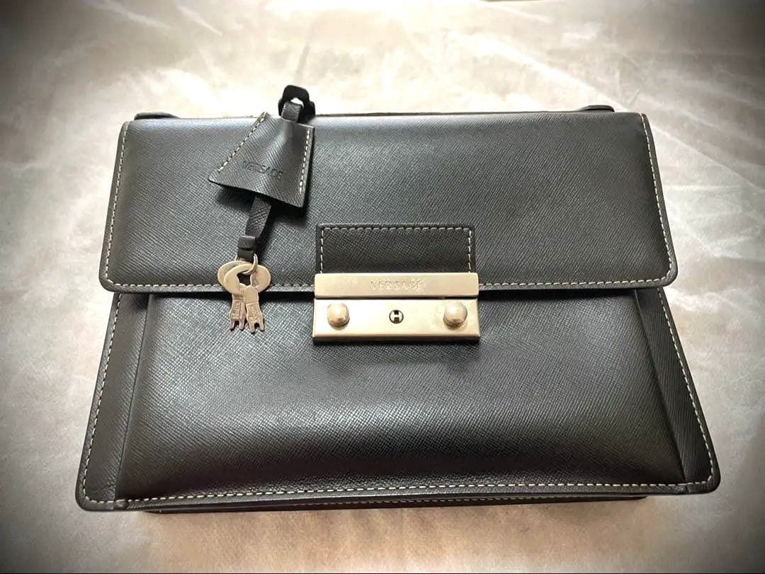 VERSACE ブラック レザー セカンドバッグ