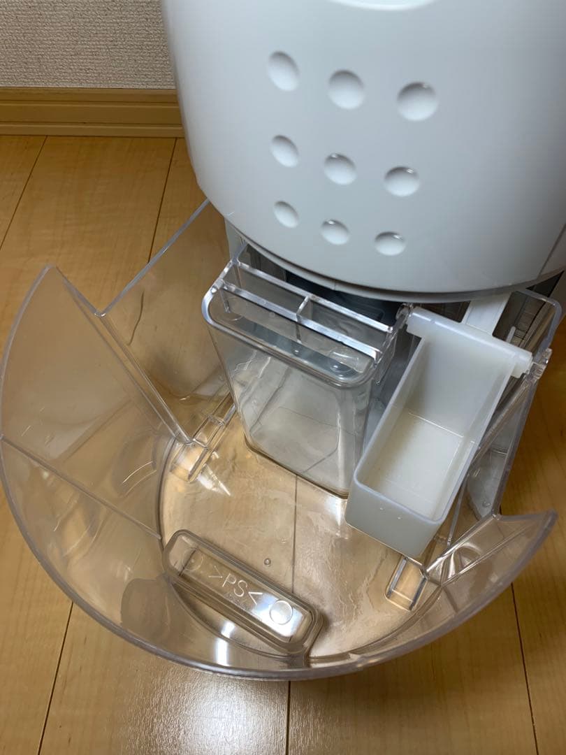 【エコメルカリ便で発送】コロナ 除湿機 CD-P6318-W 2018年製