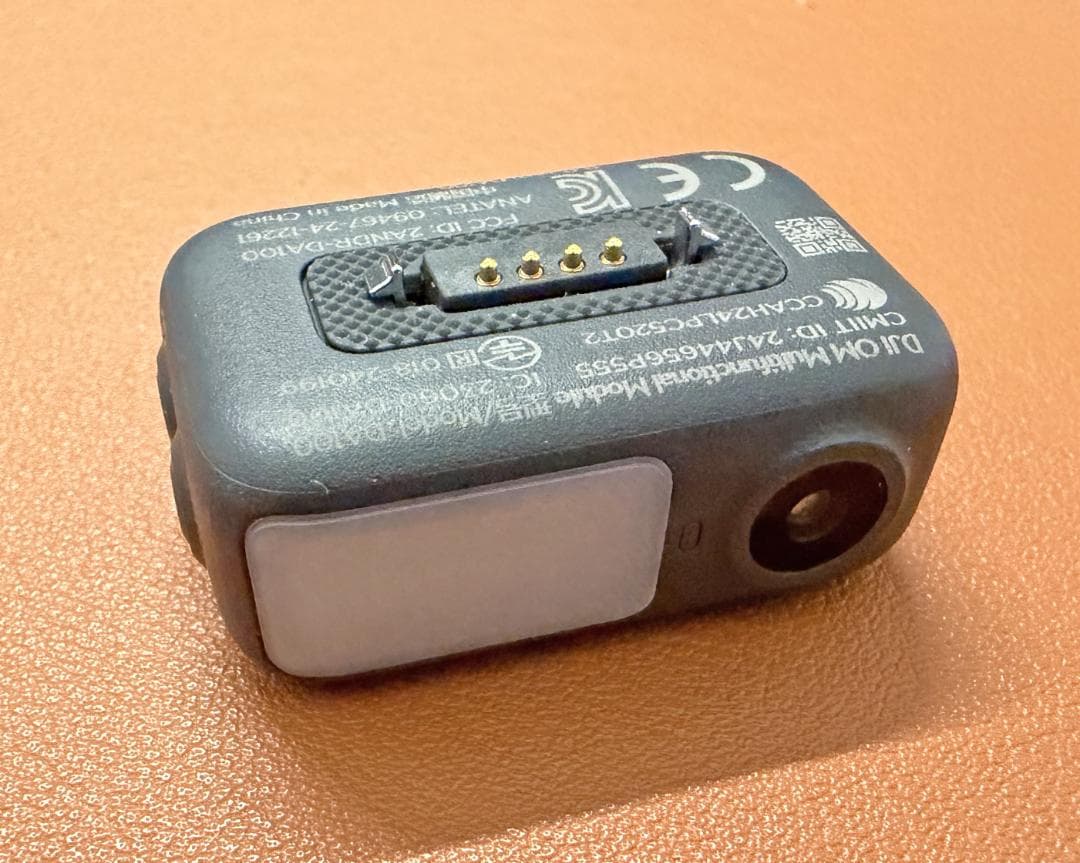 DJI Osmo Mobile 7P（ケース付き）