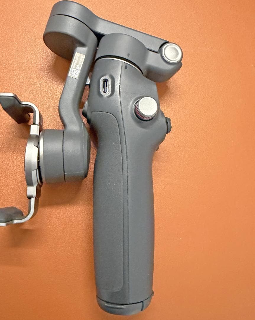 DJI Osmo Mobile 7P（ケース付き）