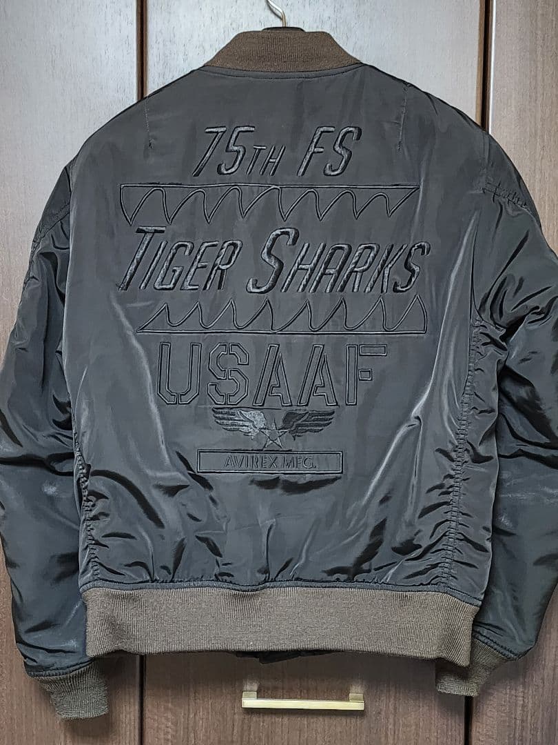 AVIREX MA-1 タイガーシャーク Lサイズ