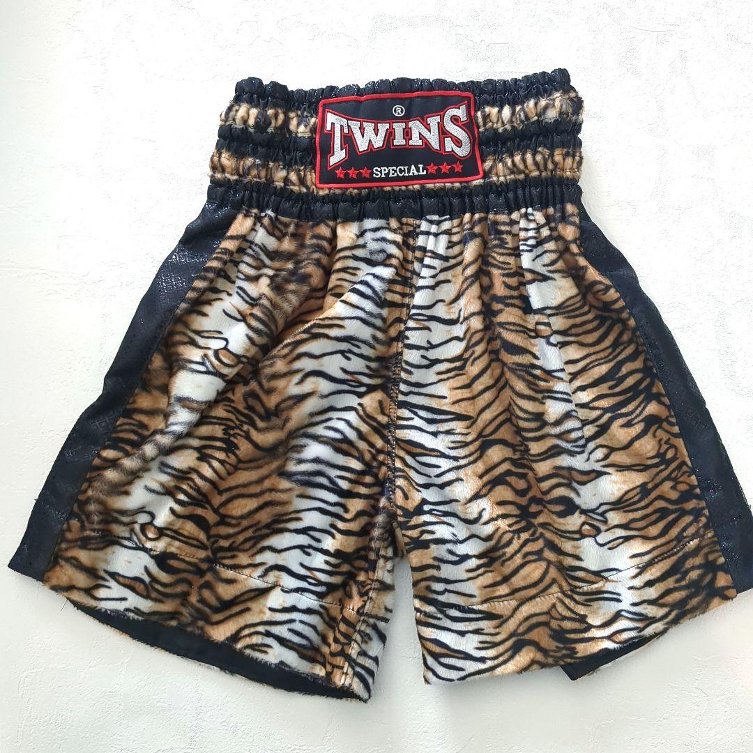 未使用TWINS トラ柄起毛 ロングショーツ　ムエタイパンツ　Sサイズ
