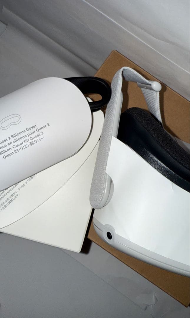 メタクエスト2 ヘッドセット ( Quest 2)（新品同様)