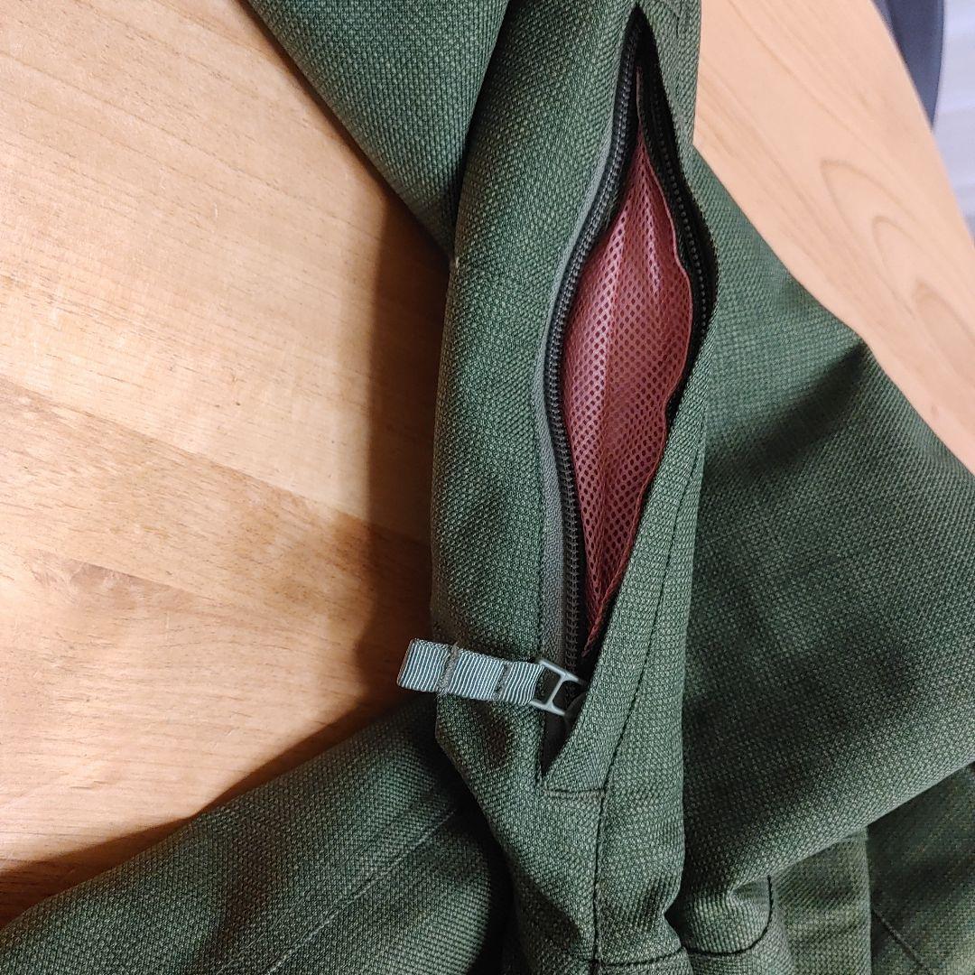 BURTON フード付きグリーンジャケット