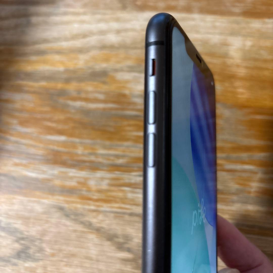 iPhone11 ブラック　本体　64GB