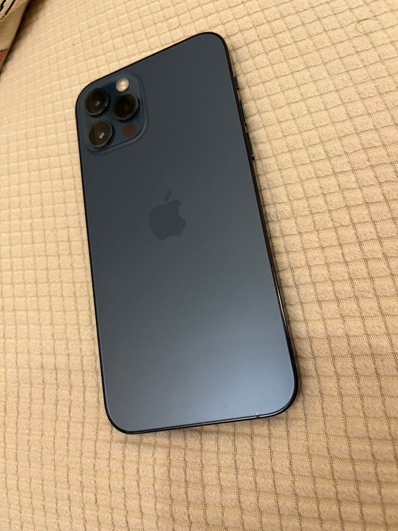iPhone12 Pro パシフィックブルー　紺色