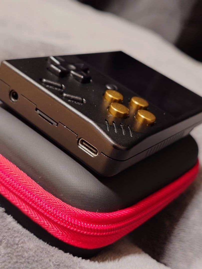 Miyoo Mini v4 全体メタル（ブラック・ゴールド）