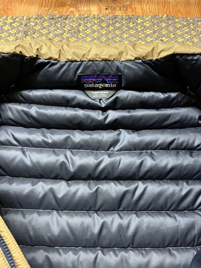 patagonia ダウンベスト S メンズ　パタゴニア