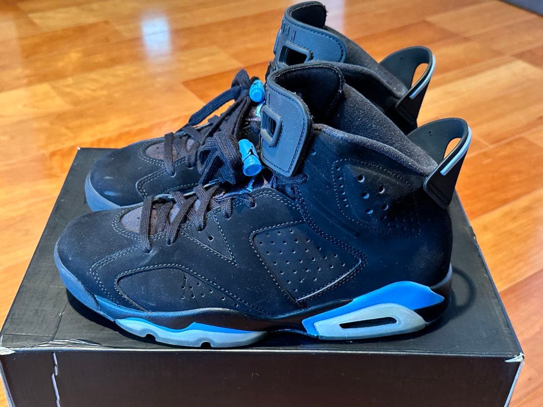 ナイキ エアジョーダン6 レトロ ブラック/ユニバーシティ ブルー