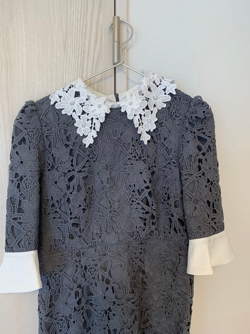 【LEJA】花柄レースカラー スパンコール刺繍 Aラインフレアドレス ワンピース