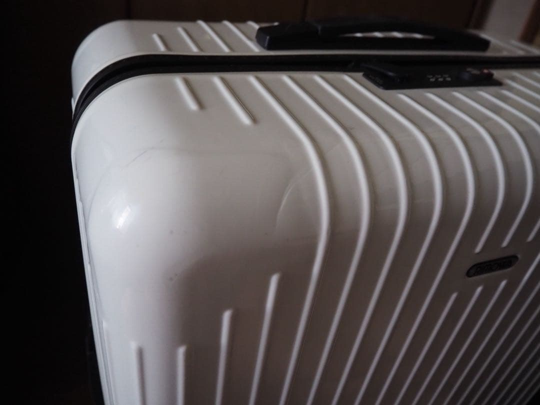 大幅値下げ！ 確実正規品 リモワ サルサエア ハワイ限定色 82L ※本体のみ