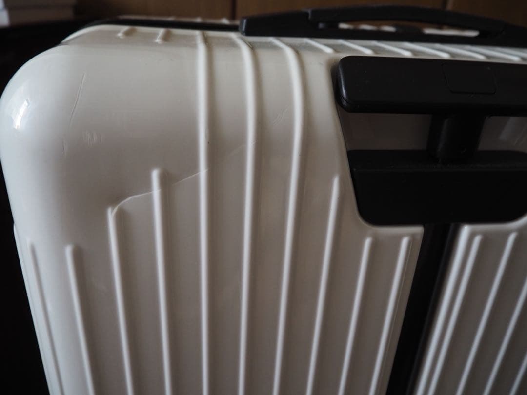 大幅値下げ！ 確実正規品 リモワ サルサエア ハワイ限定色 82L ※本体のみ