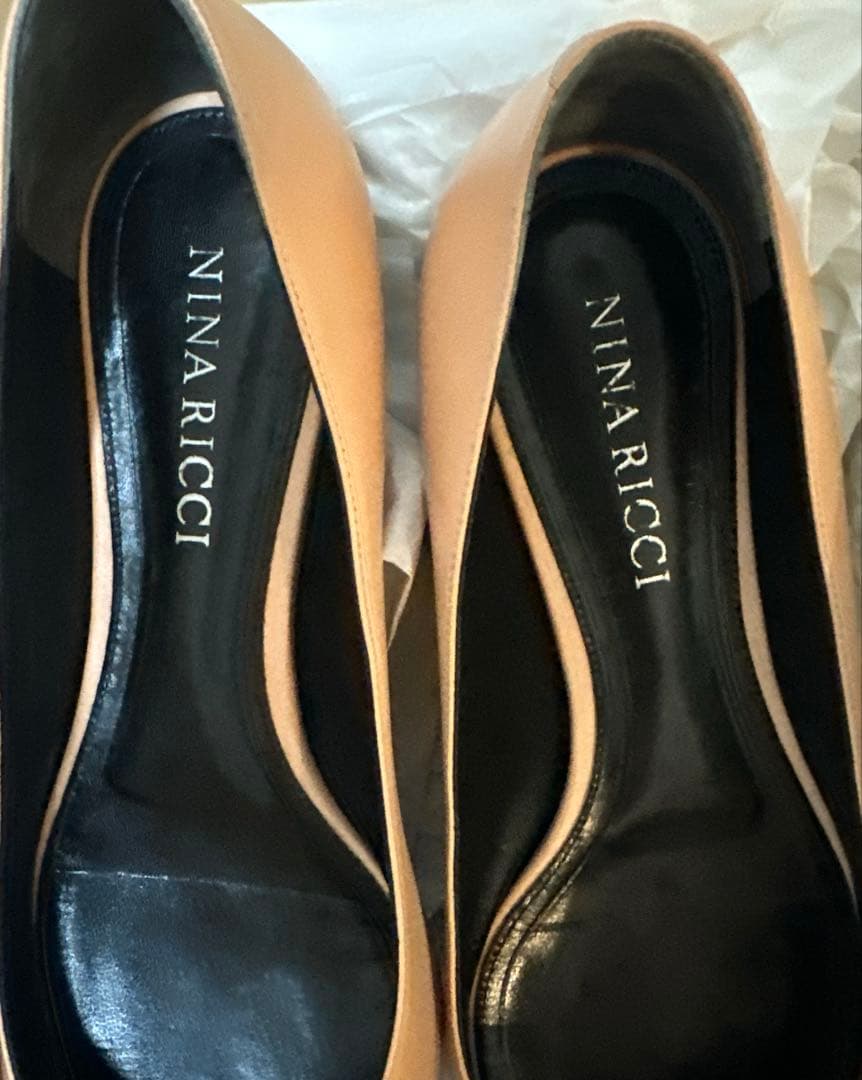 金子綾愛用 ニナリッチ フラットパンプス