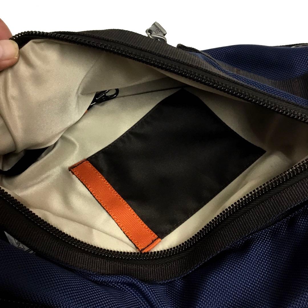 TUMI　ネイビー　ボディバッグ